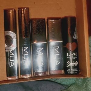 8 Piece Lip Bundle